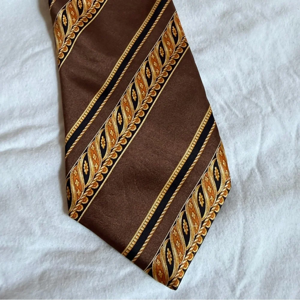 Lanvin Paris Silk Baroque Print Men’s Tie Brown Gold